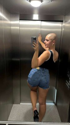 emmapawg Photo #21