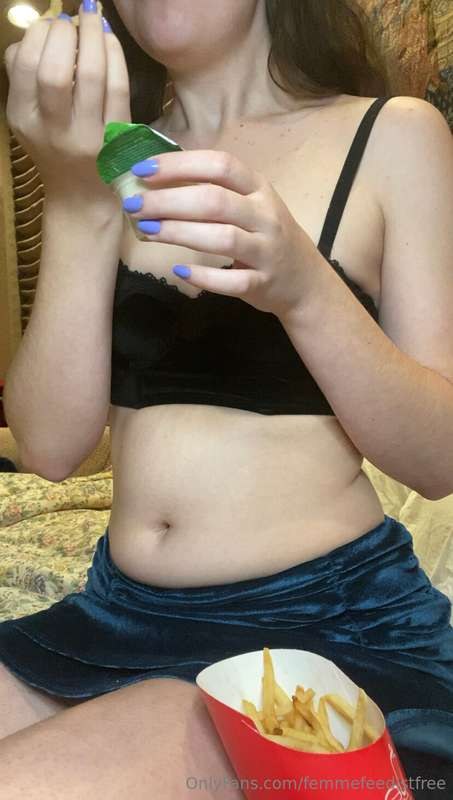 femmefeedistfree Photo #3