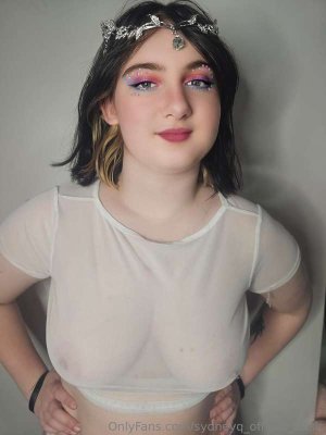 sydneyq_official_basic Photo #85