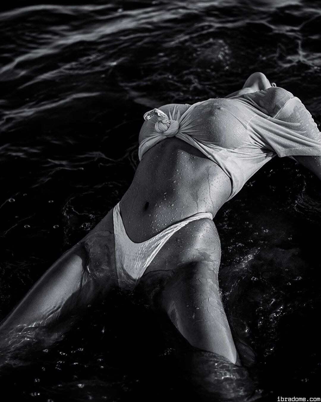 Jessica Bartlett Photo #17