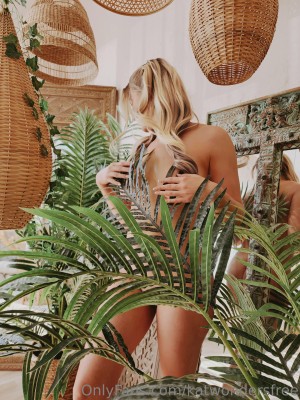 Kat Wonders Photo #412