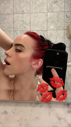 Billie Eilish Post #25