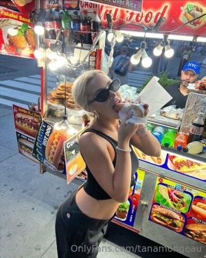 Tana Mongeau Photo #139