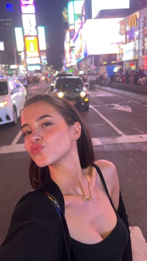 Lea Elui Photo #7