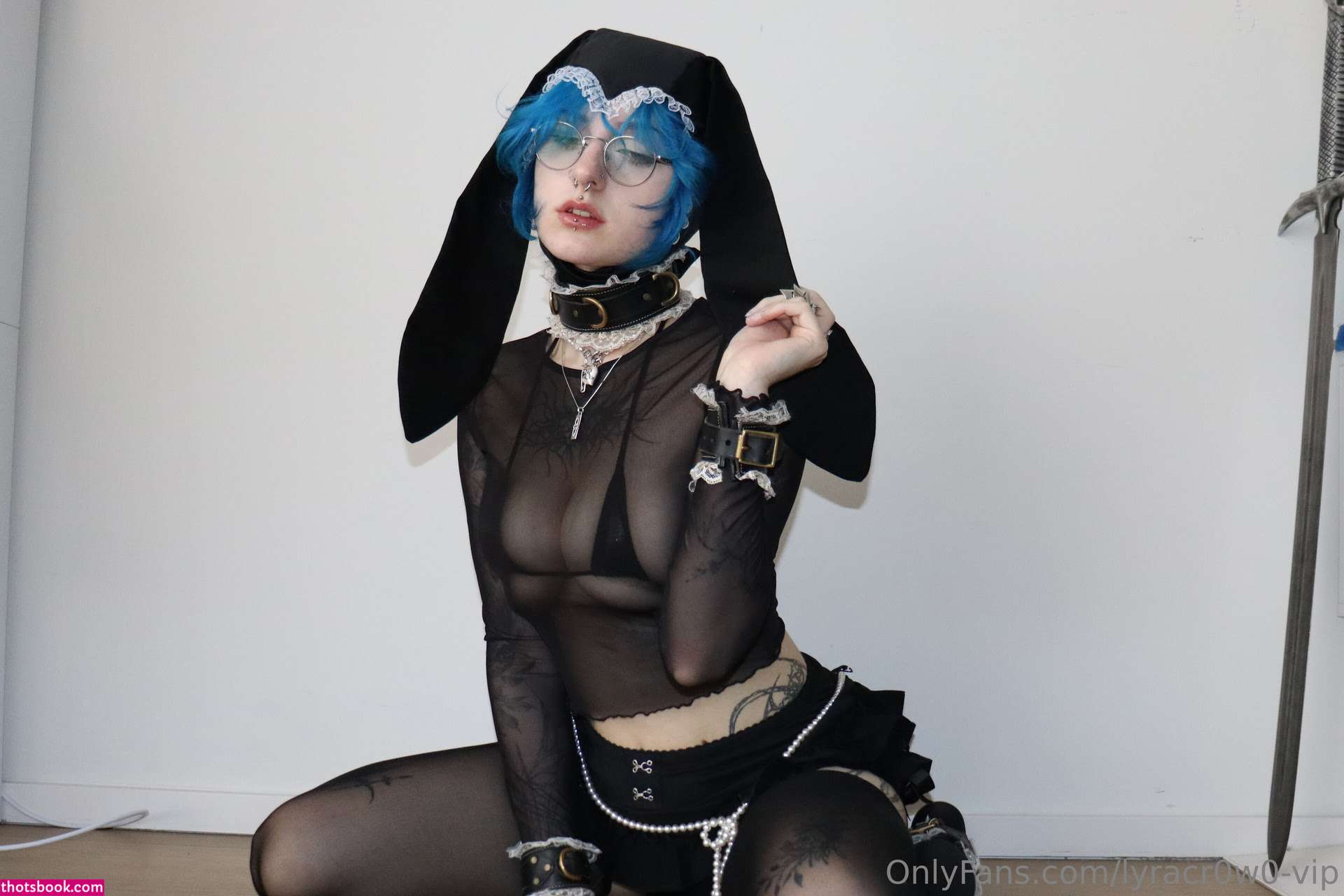 Lyra Crow Photo #896