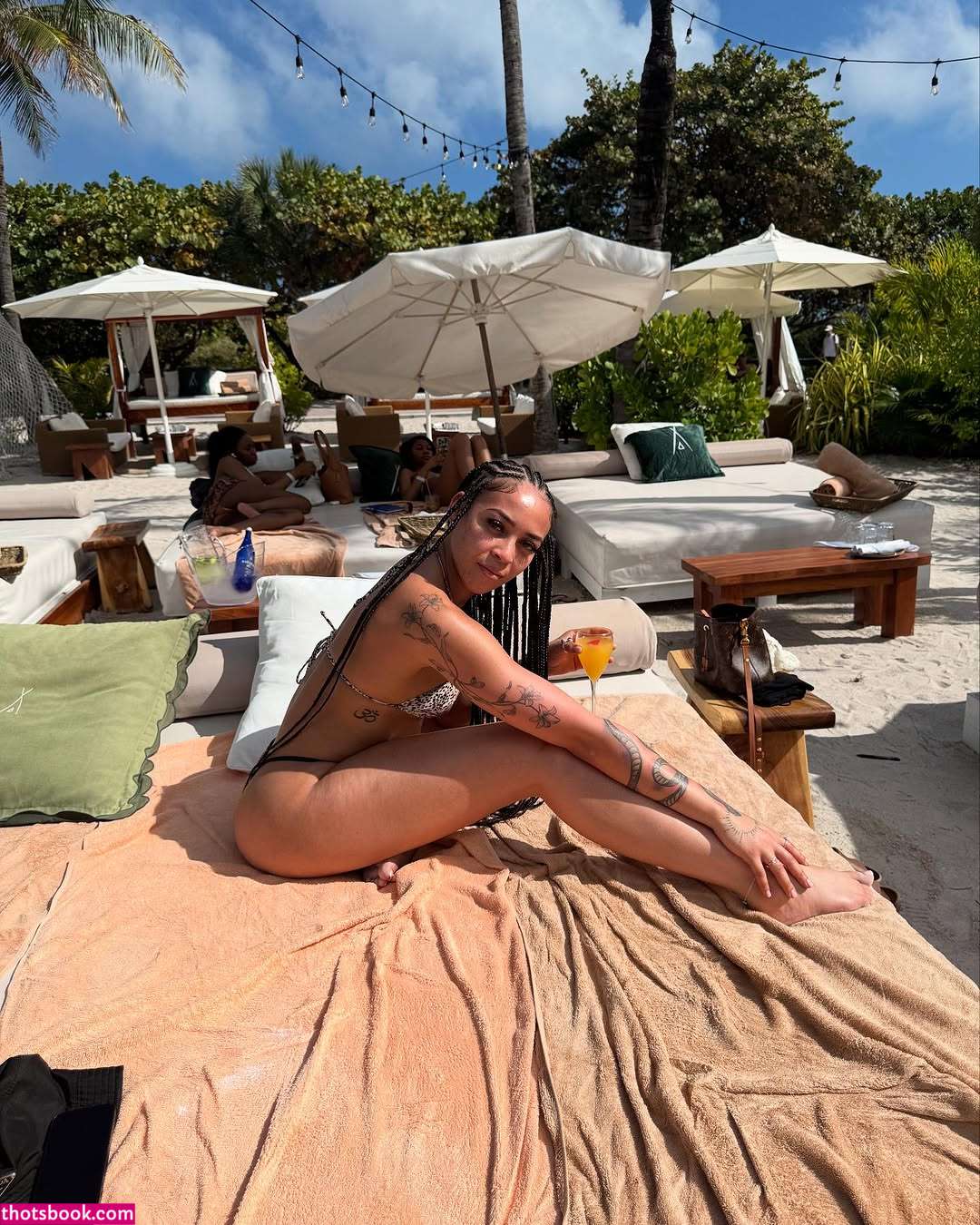 Jenny Alves Photo #5