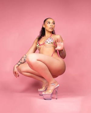 Jenny Alves Photo #22