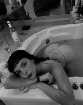 SOPHIA VEYRES Photo #23