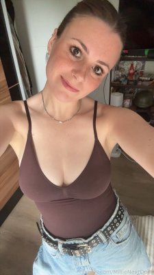 MillieNextDoor Photo #16