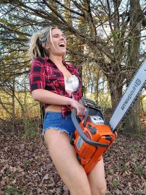 Bikinihuntress Photo #19