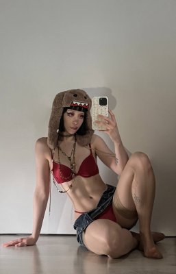 Zira Merz Photo #100