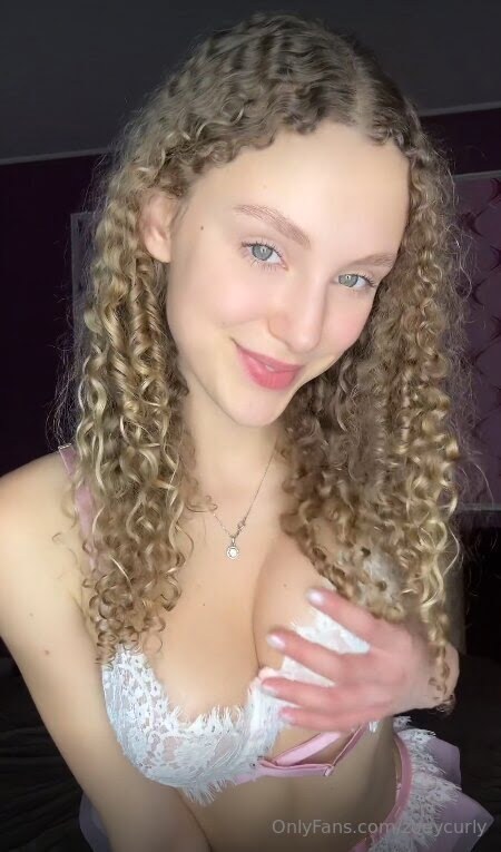 Zoey Curly Photo #58