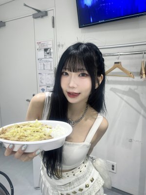 Miina Yoneda Photo #28