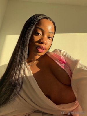 Yazmynswrld Photo #27