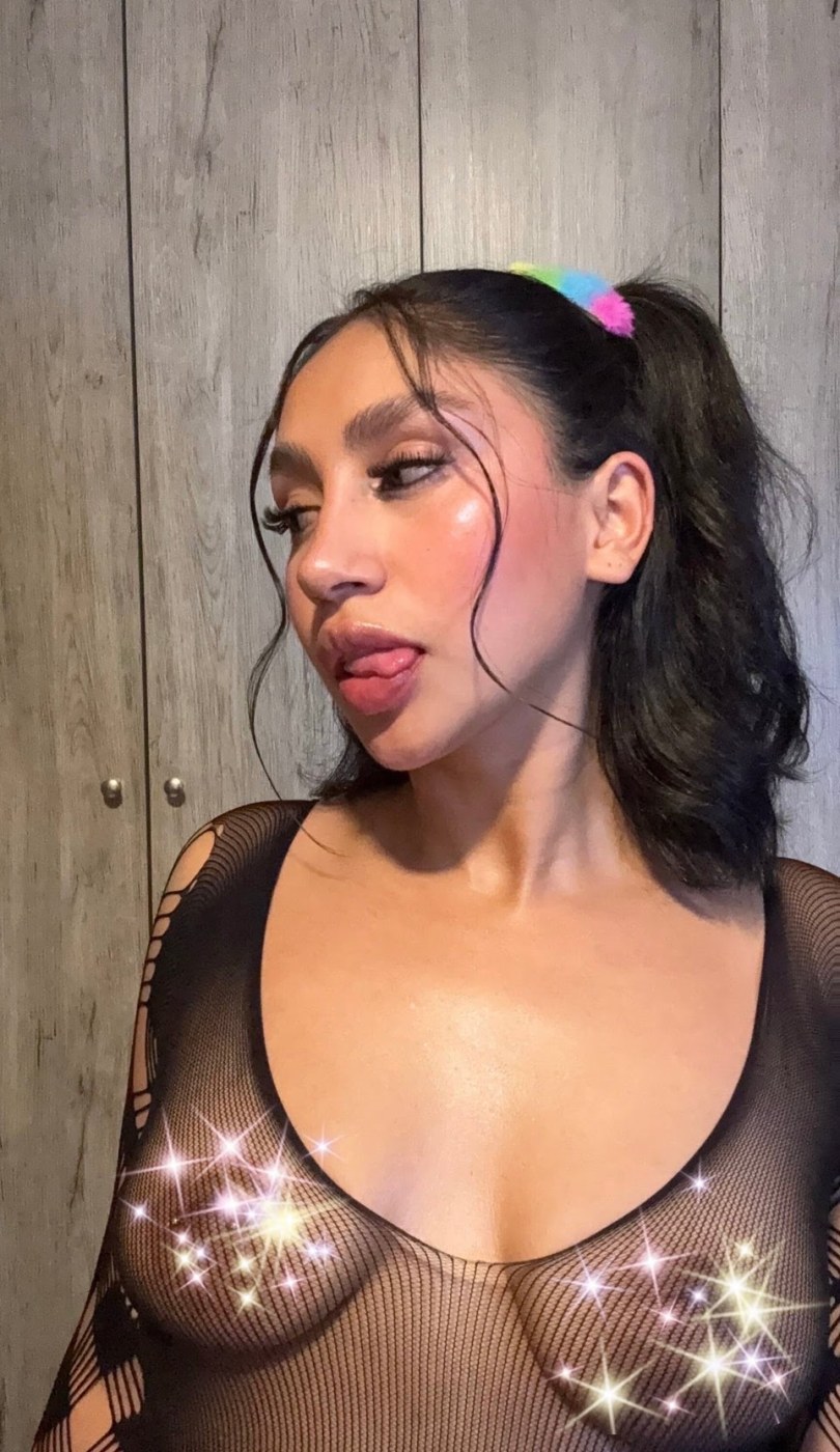 Aletxa Valenzuela Photo #1
