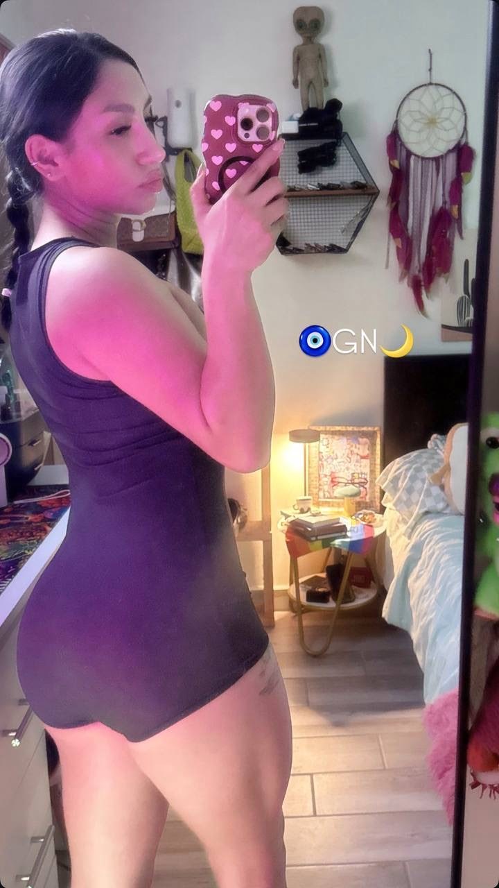 Aletxa Valenzuela Photo #7