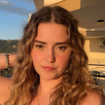 hollymaemc