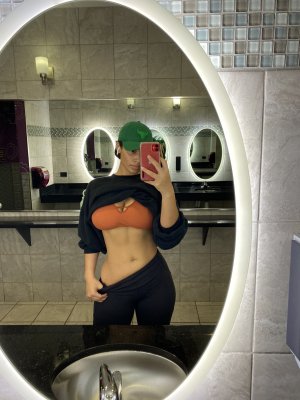 Sarina Photo #1