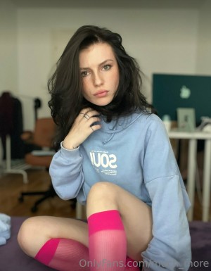 Ernesta Guevara Photo #117