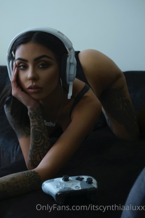 Cynthiaaluxx Photo #185