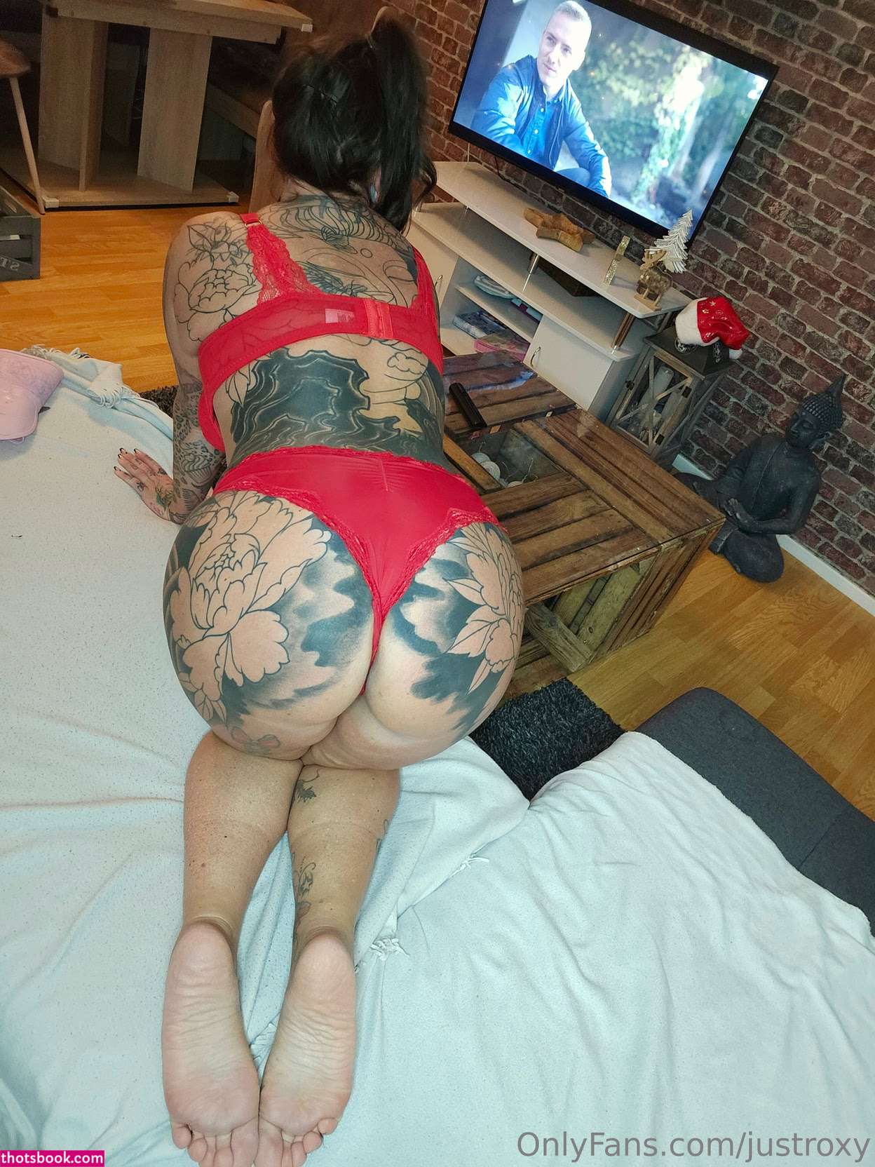 justroxy Photo #2