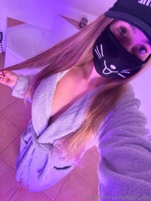 aleacutie Photo #12