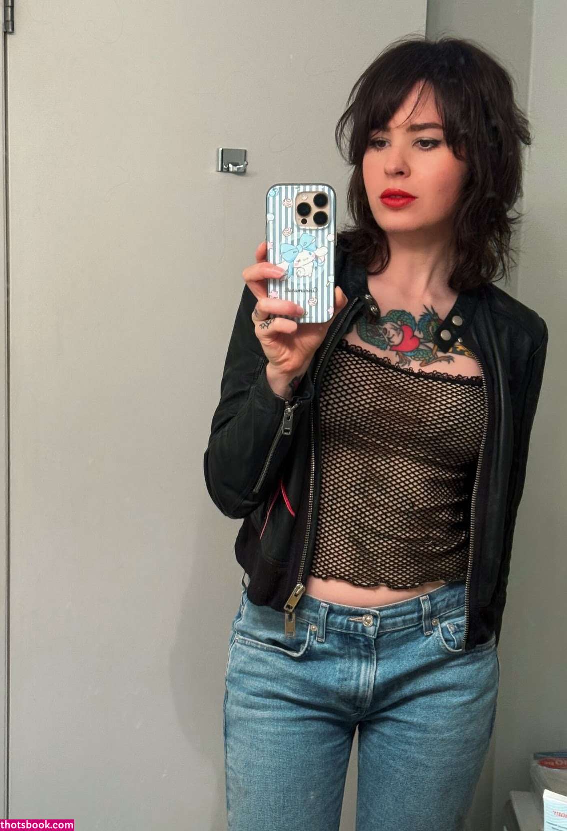 Anisa Jomha Photo #48