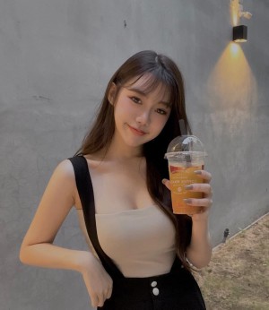 Chloe Lin Photo #22