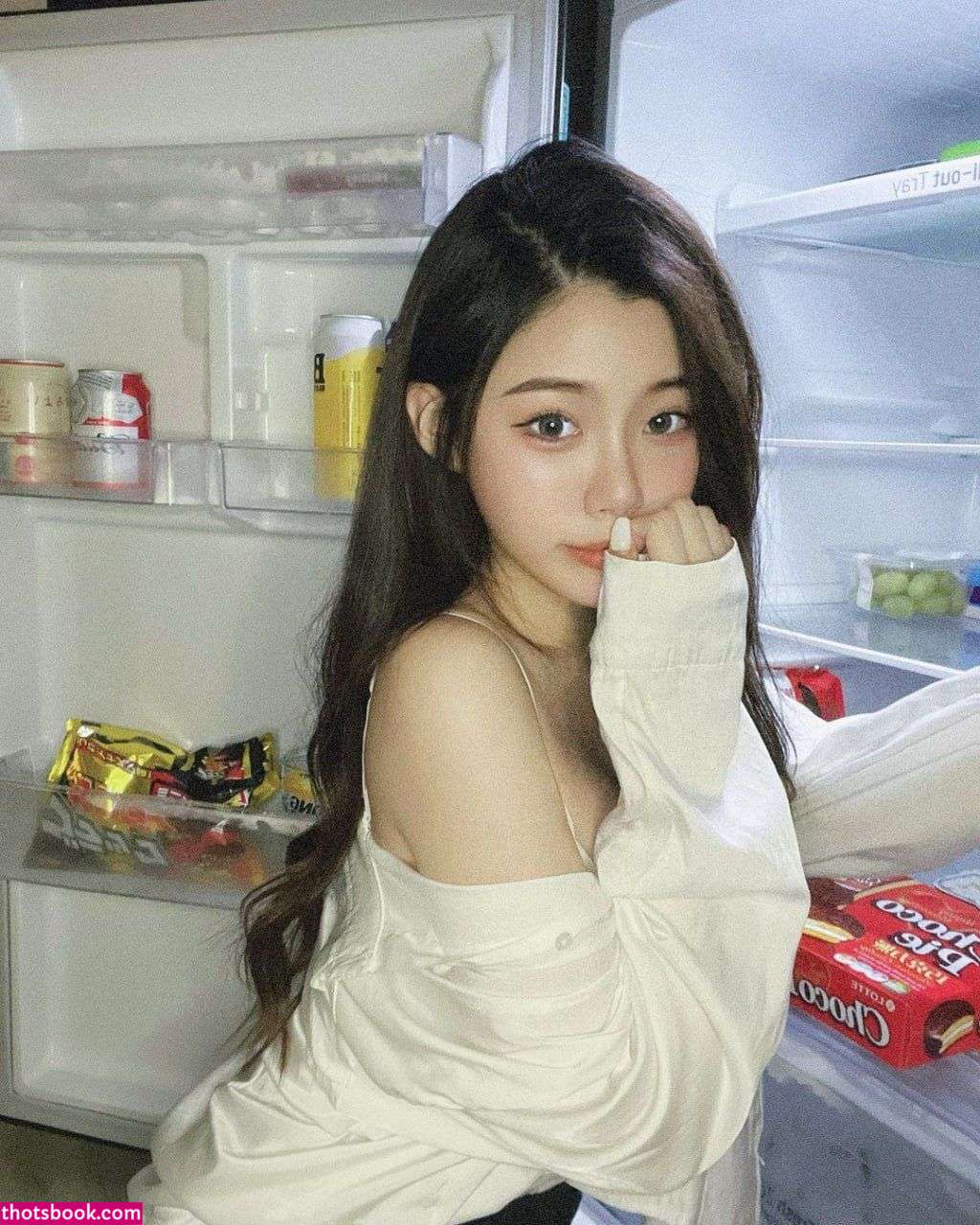 Chloe Lin Photo #29