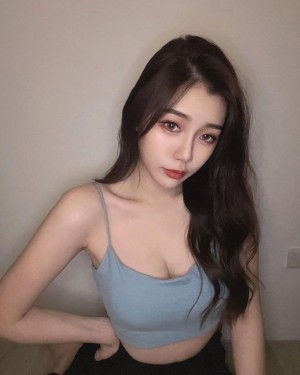 Chloe Lin Photo #33