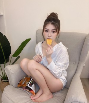 Chloe Lin Photo #34