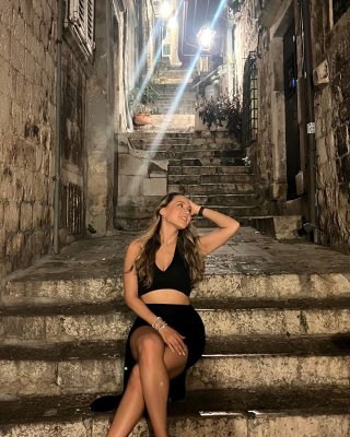 Lucia Chang Navarro Photo #37