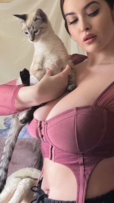 Erinmhk Photo #229