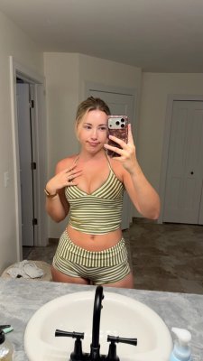 Pineapplebrat Photo #425