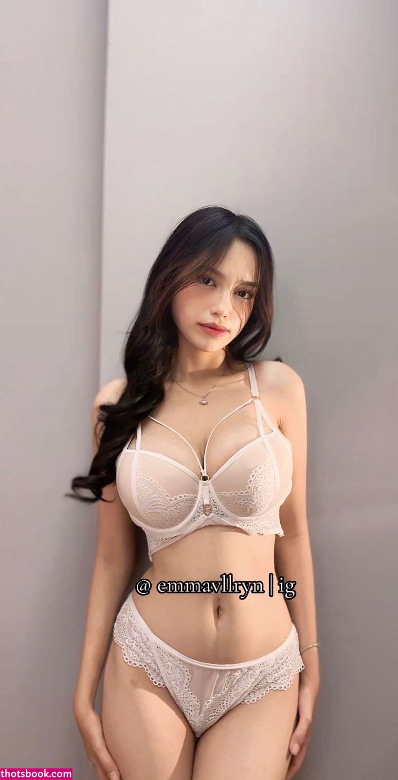 A close up from Emmavllryn's nude leaks OnlyFans photos 1 gallery