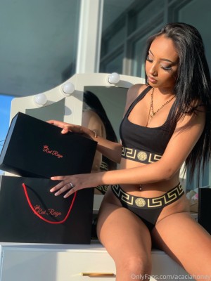 Acaciahoney Nude Leaks OnlyFans Photos #1