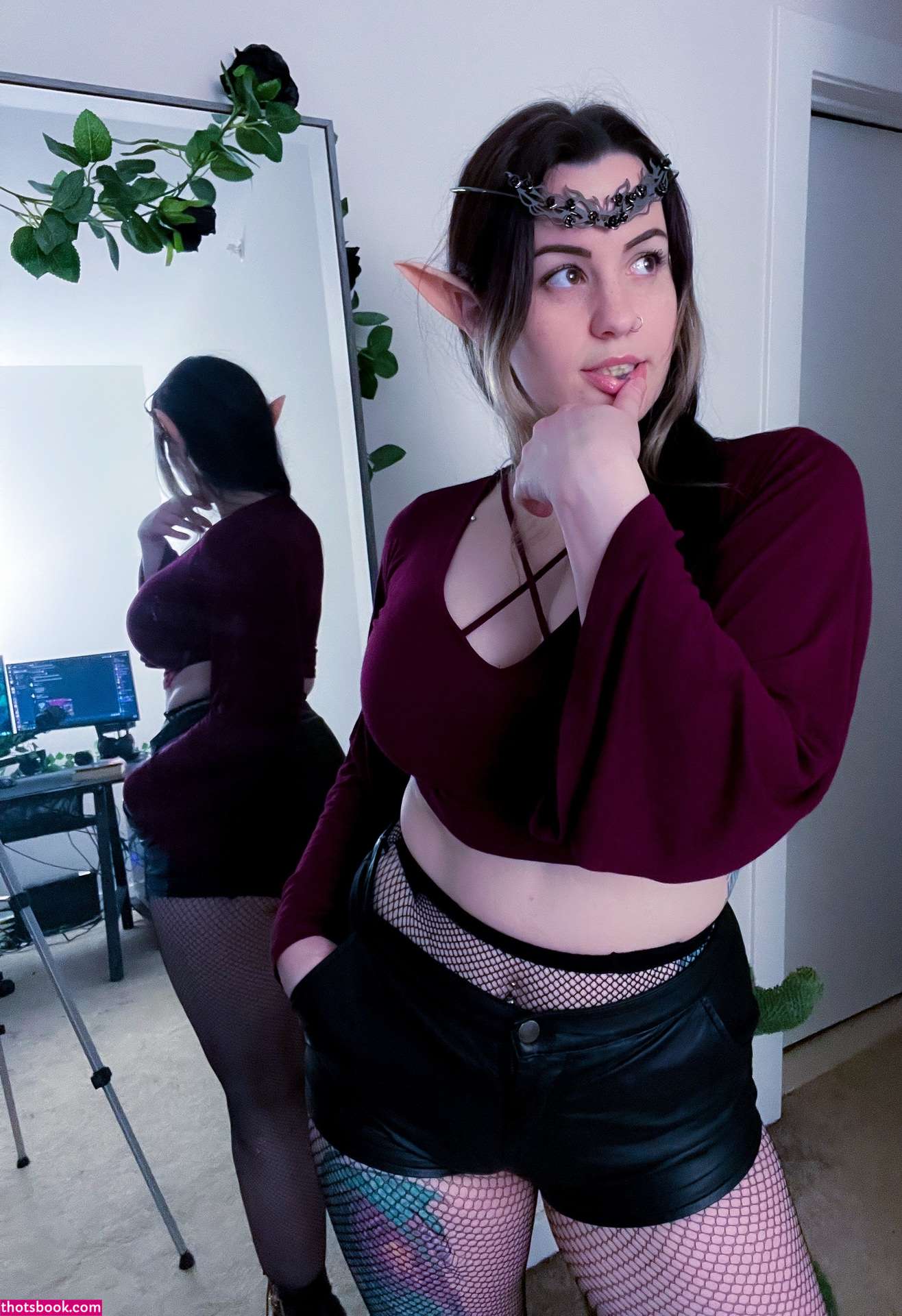 ConcealedBones Photos #1 262916