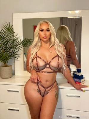 Nina Kayy Nude OnlyFans Photos #3