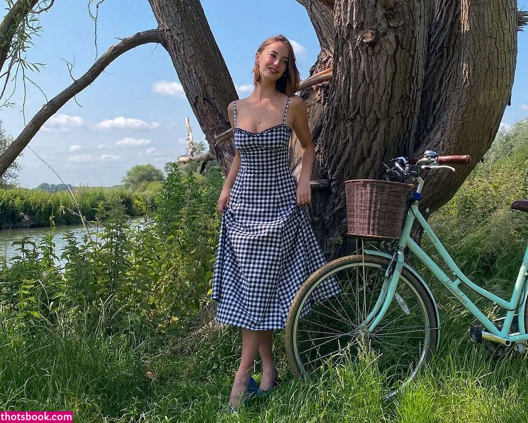 Amelie Manzoli Nude Leaks OnlyFans Photos #18 1722495