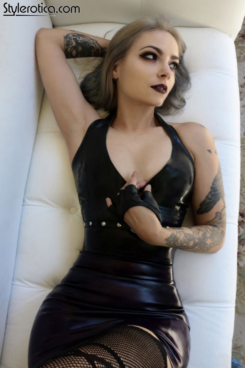 Genevieve - Skin Tight (Stylerotica) 8831