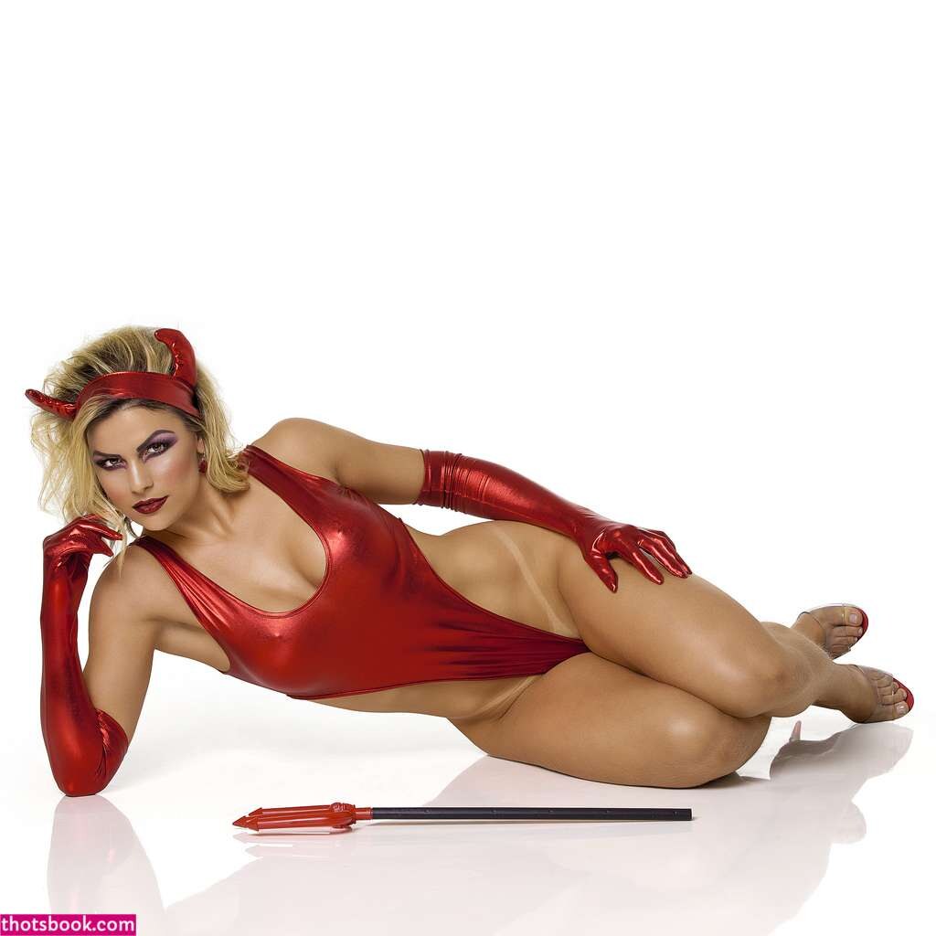 Renata Godio Photos #2 131102