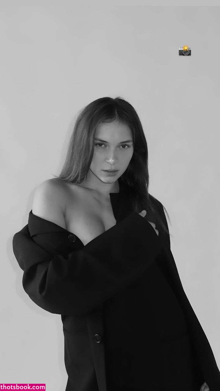 Lola Juarez Nude Photos #15 457305