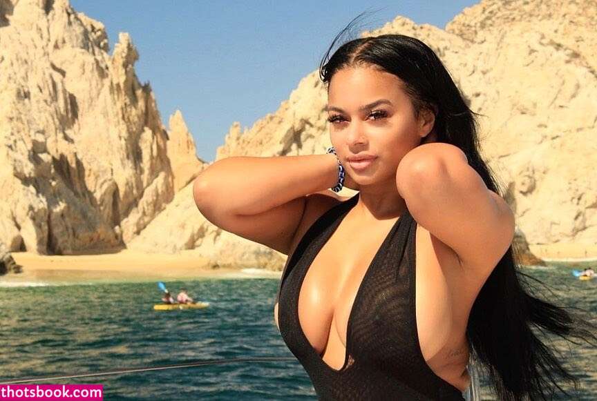 Winny Munhoz Nude Photos #3 461736