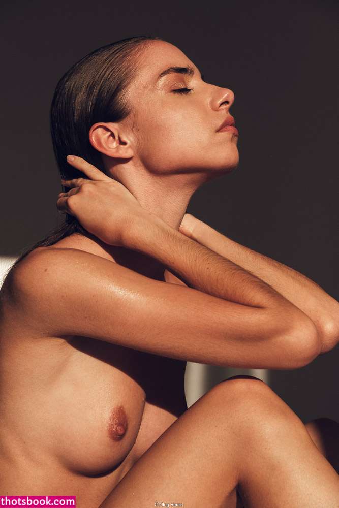 Rebecca Bagnol Nude Photos #8 424984