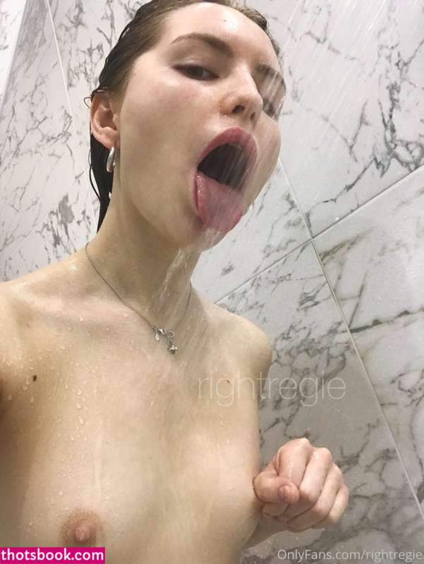 Right Regie Nude OnlyFans Photos #3 465462