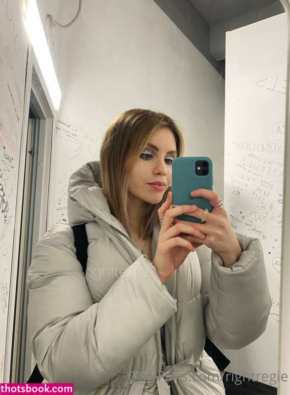 Right Regie Nude OnlyFans Photos #10 466611