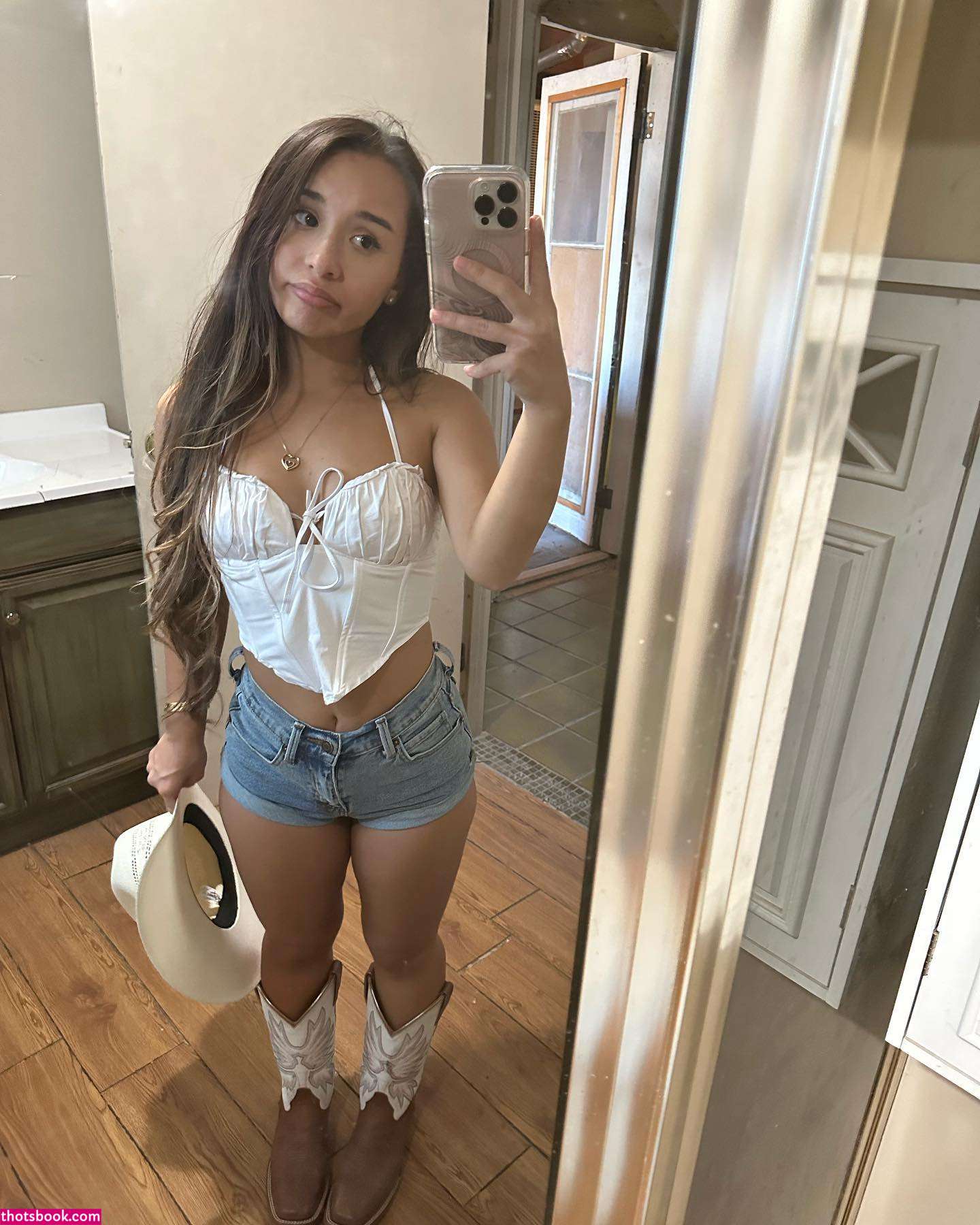 Alahnaly Nude Photos #4 437296