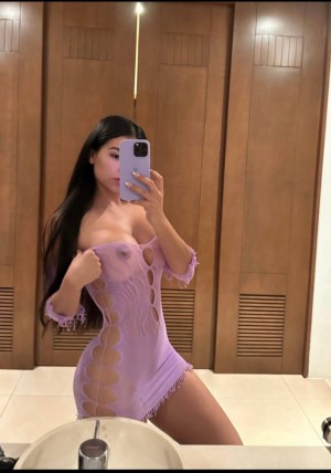 elizabethpinaa Elizabeth Flores Nude Leaks OnlyFans Photos #1