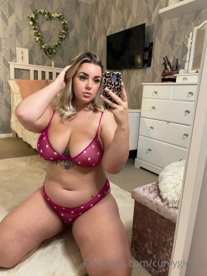 Curvygirllou Nude Leaks OnlyFans Photos #2