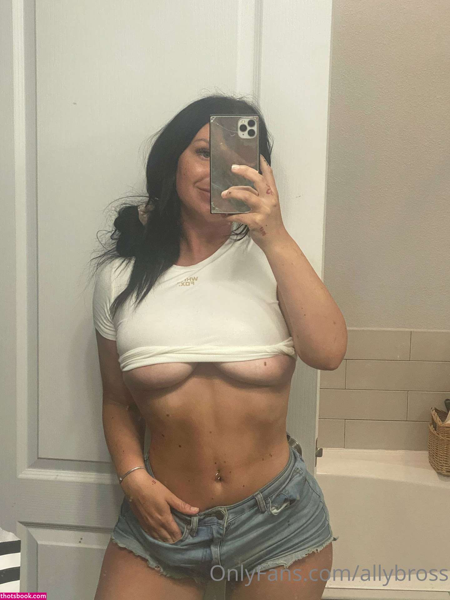 Bellasummersxo Allyamorxo Ally Amor Ally Bross Nude OnlyFans Photos #6 1259875